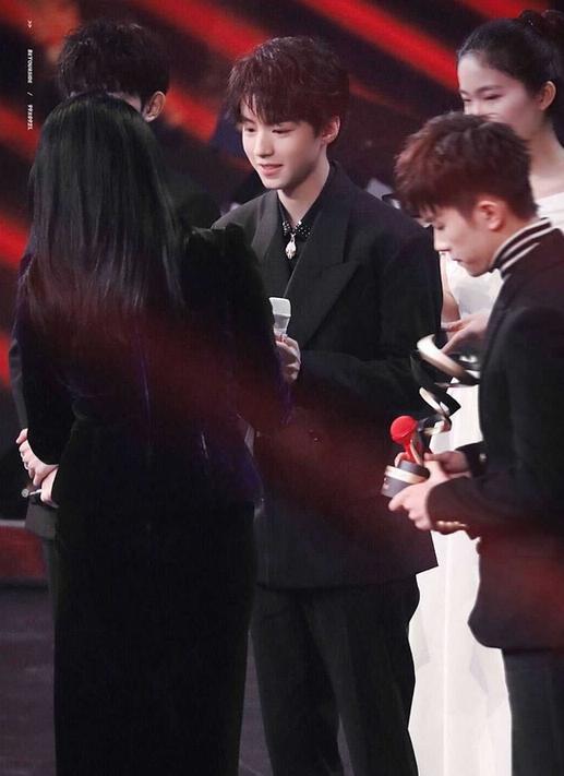 黄晓明穿增高鞋视频,黄晓明内增高现场