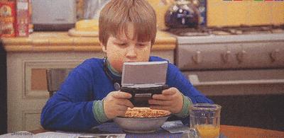 酒后拿刀把人砍伤什么罪,酒后滋事拿斧头打人致重伤