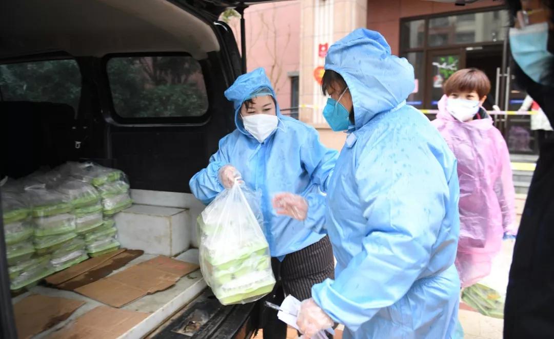 战疫前线危险依旧,全民战疫皆英雄