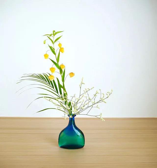 一花一世界一叶一菩提本来无一物,一花一世界一叶一菩提一场梦