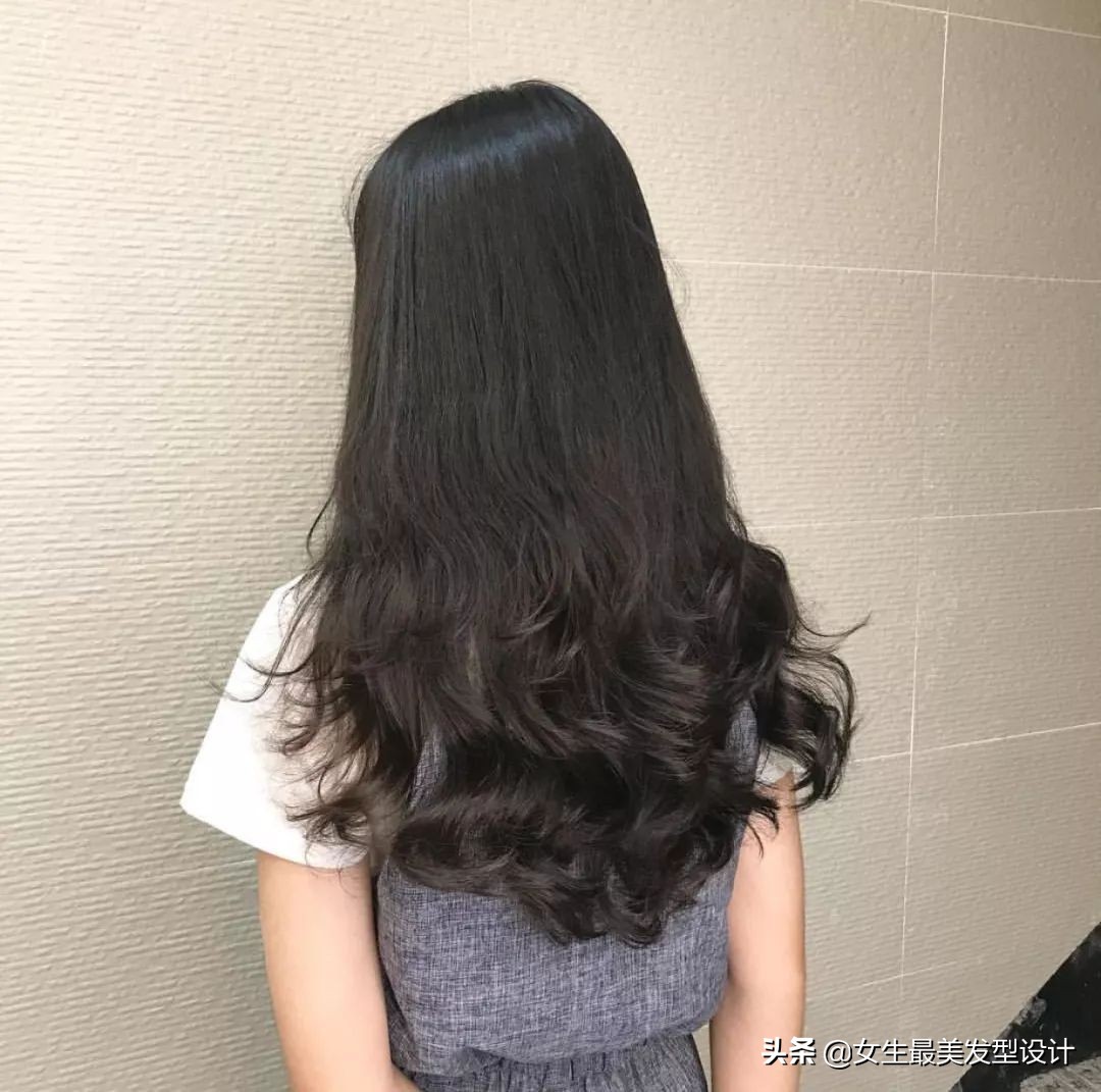 中长烫发洗发后怎么打理,中长法式烫发打理教程