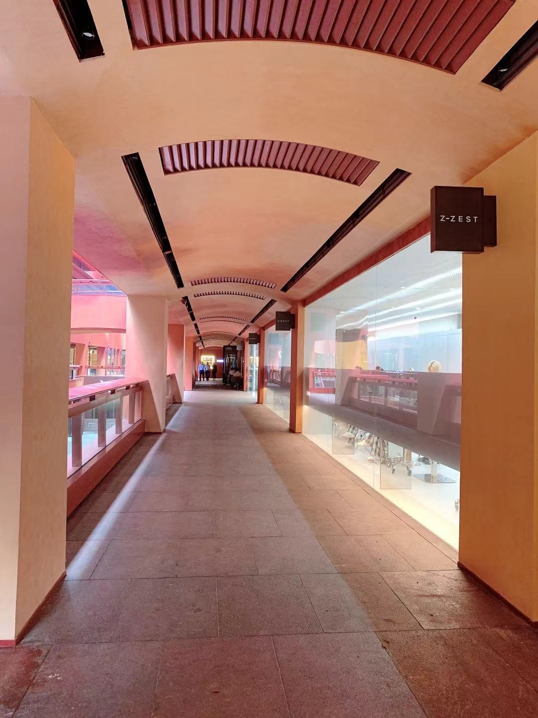 “智惠云”|高颜值才是吸睛利器,探访魔都两大新锐商场