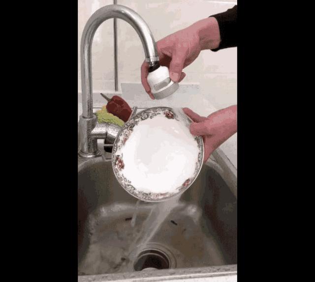 国货新品防溅水花洒，洗碗碟360°一冲即净，1年节省300块水费