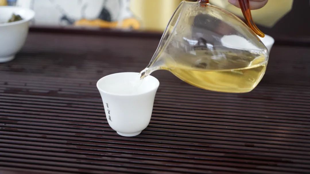 新生代黑马之百花潭!汤香蕴郁百花香,世外桃源的茶,一喝就沉醉