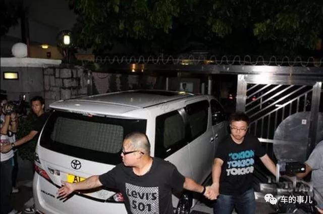 刘德华的座驾是什么样子,刘德华现在在开什么车