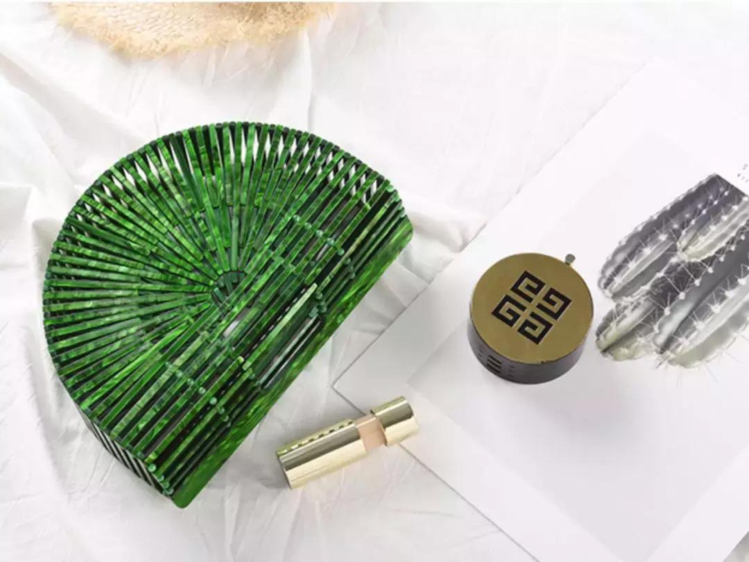 各种包的搭配风格,什么款的包最好搭配衣服