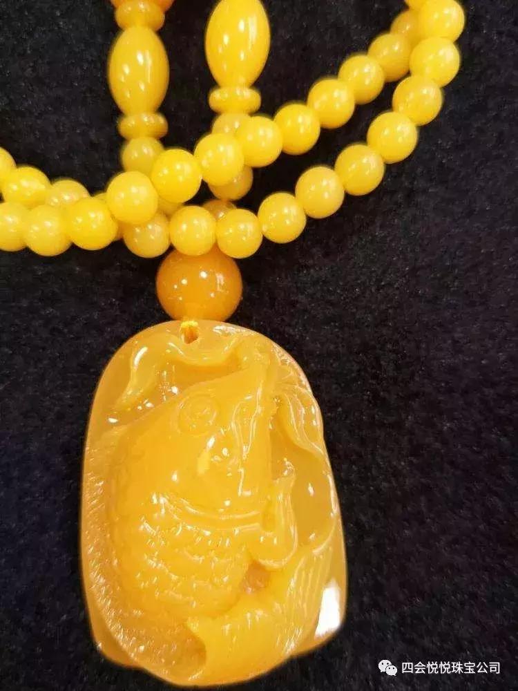 蜜蜡光泽油润,蜜蜡放久了有什么变化