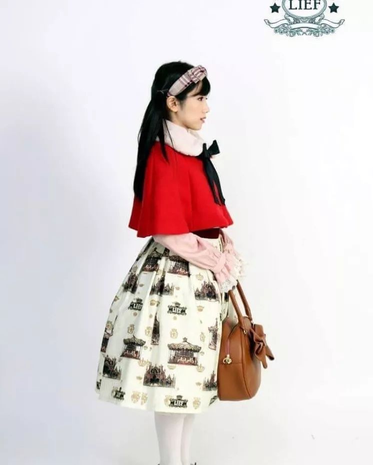 复古洛丽塔洋装,天价洛丽塔自拍