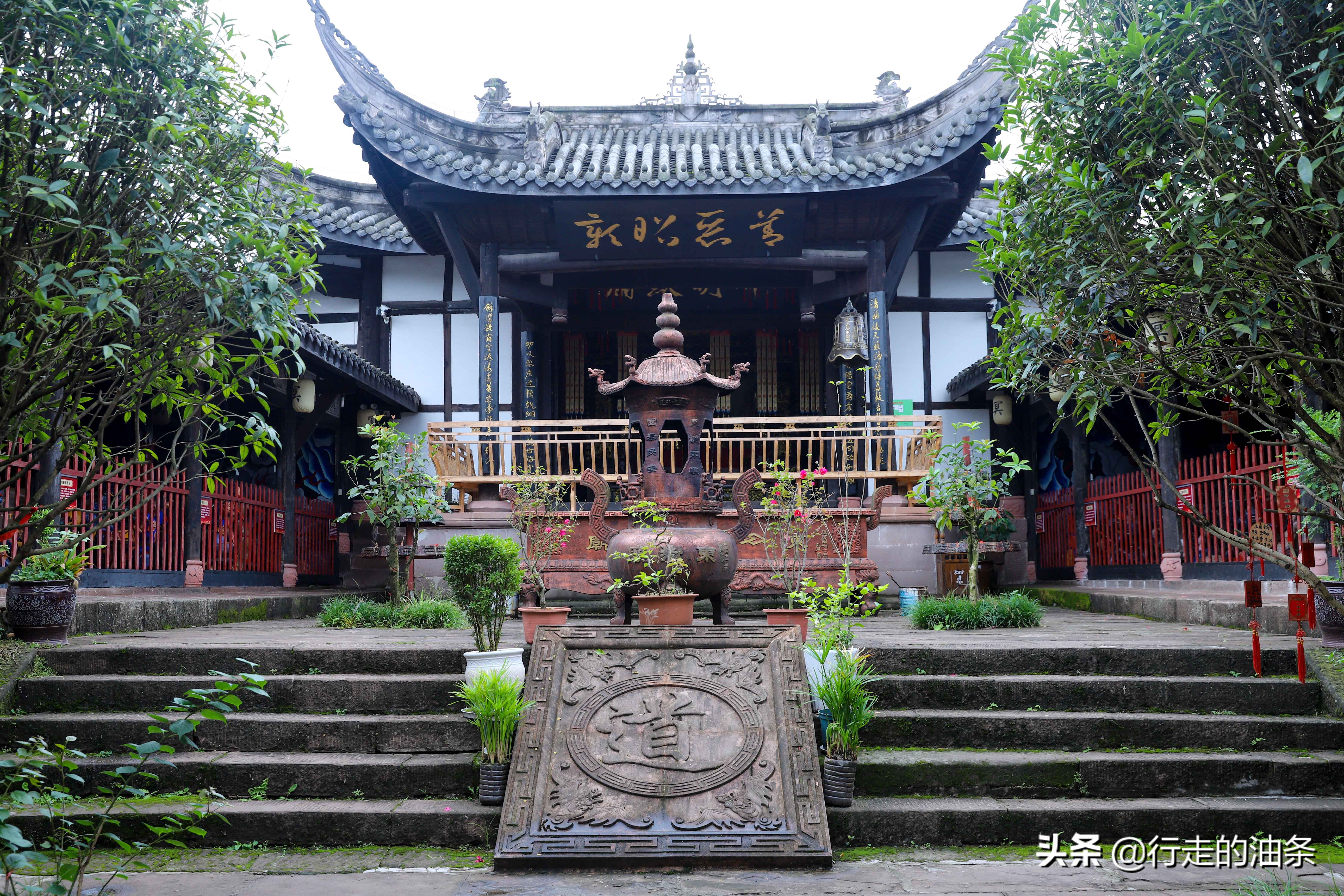 重庆旅游打卡老街磁器口,重庆自驾凤凰古城游记