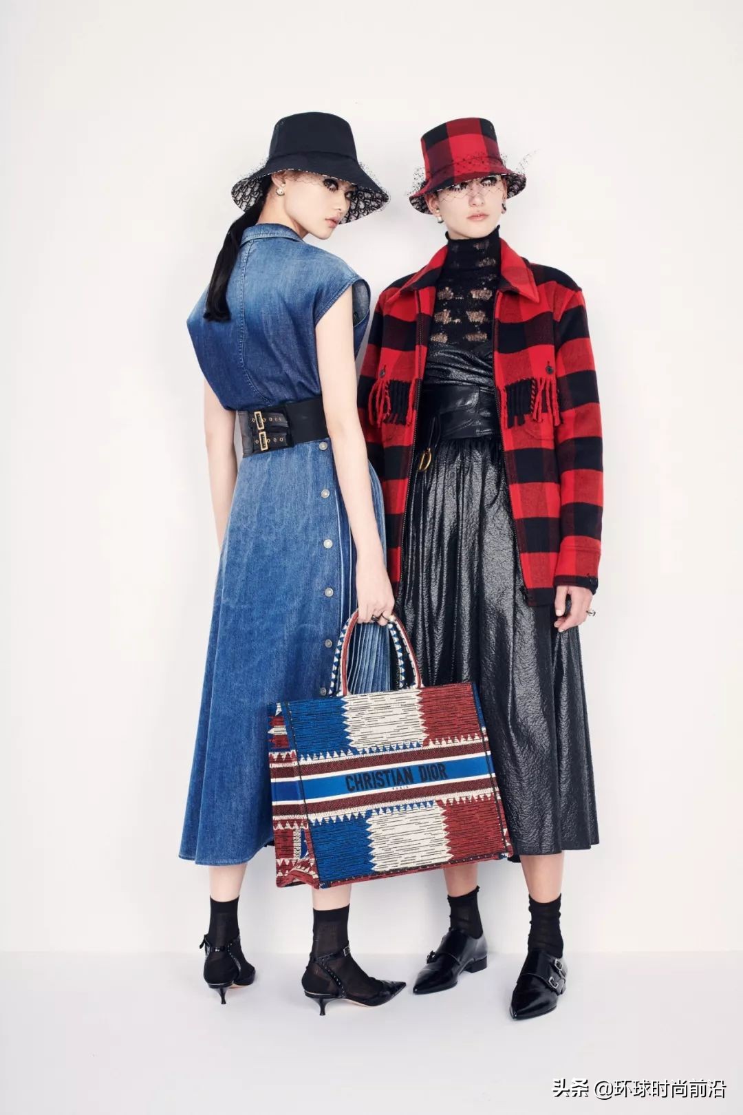 适合冬季脸大显脸小的帽子 (大圆脸适合什么帽子秋冬)