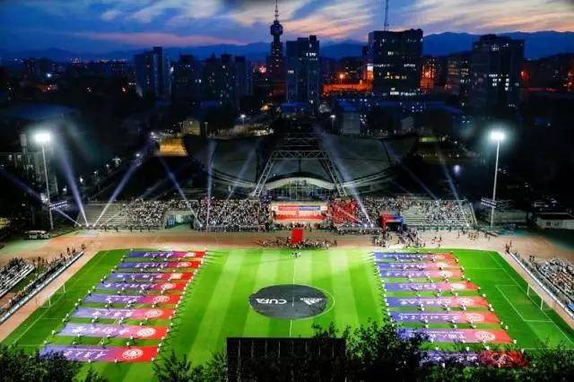 羡慕不如自省国内校园联赛频遭误读谁该担责？不谈热爱何来强大