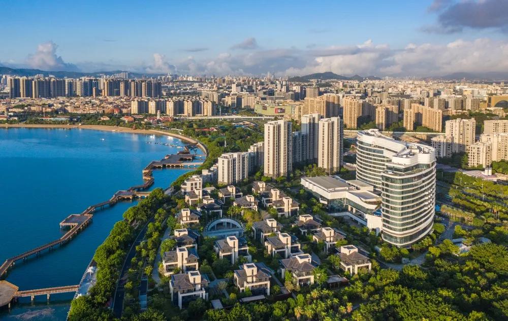他们把滨海别墅打造成国际文化栖聚街区，升级了厦门的封面