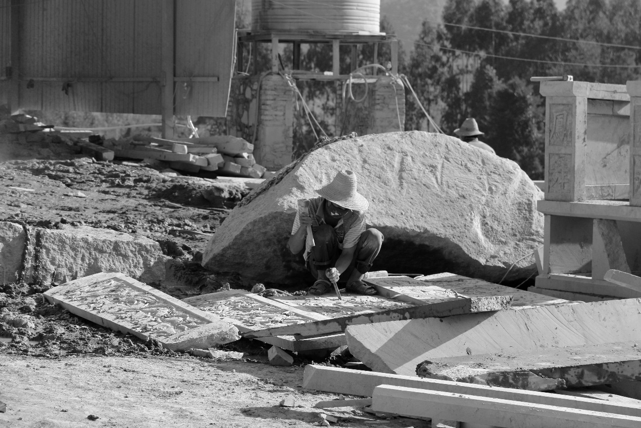 年年复年年：坟石工人的尘肺二十年