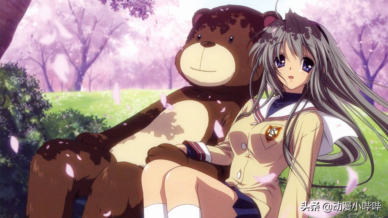 阿宅收藏被“公开处刑”，“老婆”折断只是初级，连遗物都要遭殃