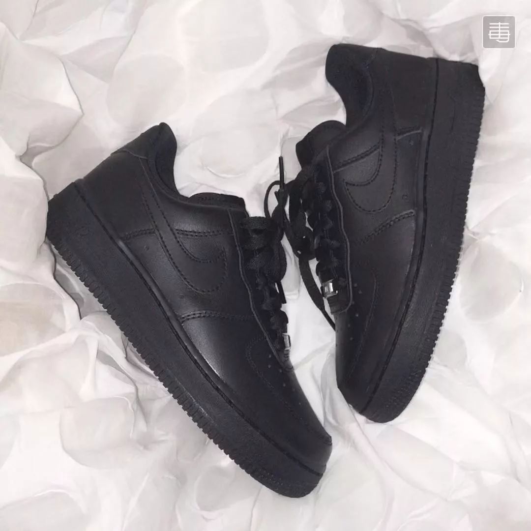 小白鞋和小粉鞋,小白鞋又出新款了男款