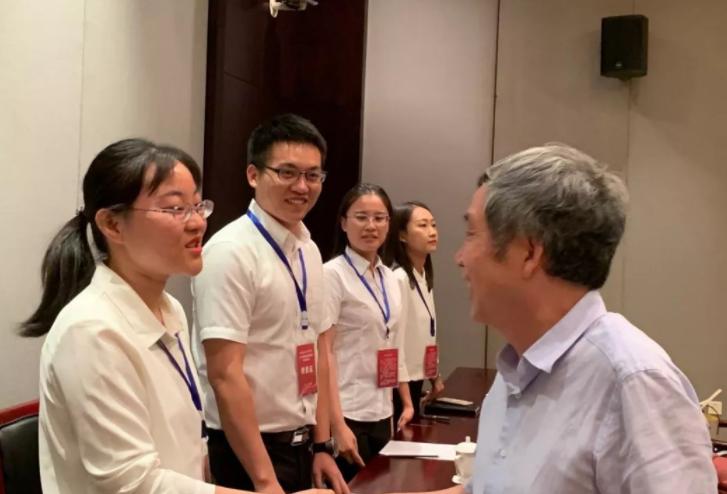 过了30岁之后,才真正知道“选调生”的好处,应届生莫要错失良机