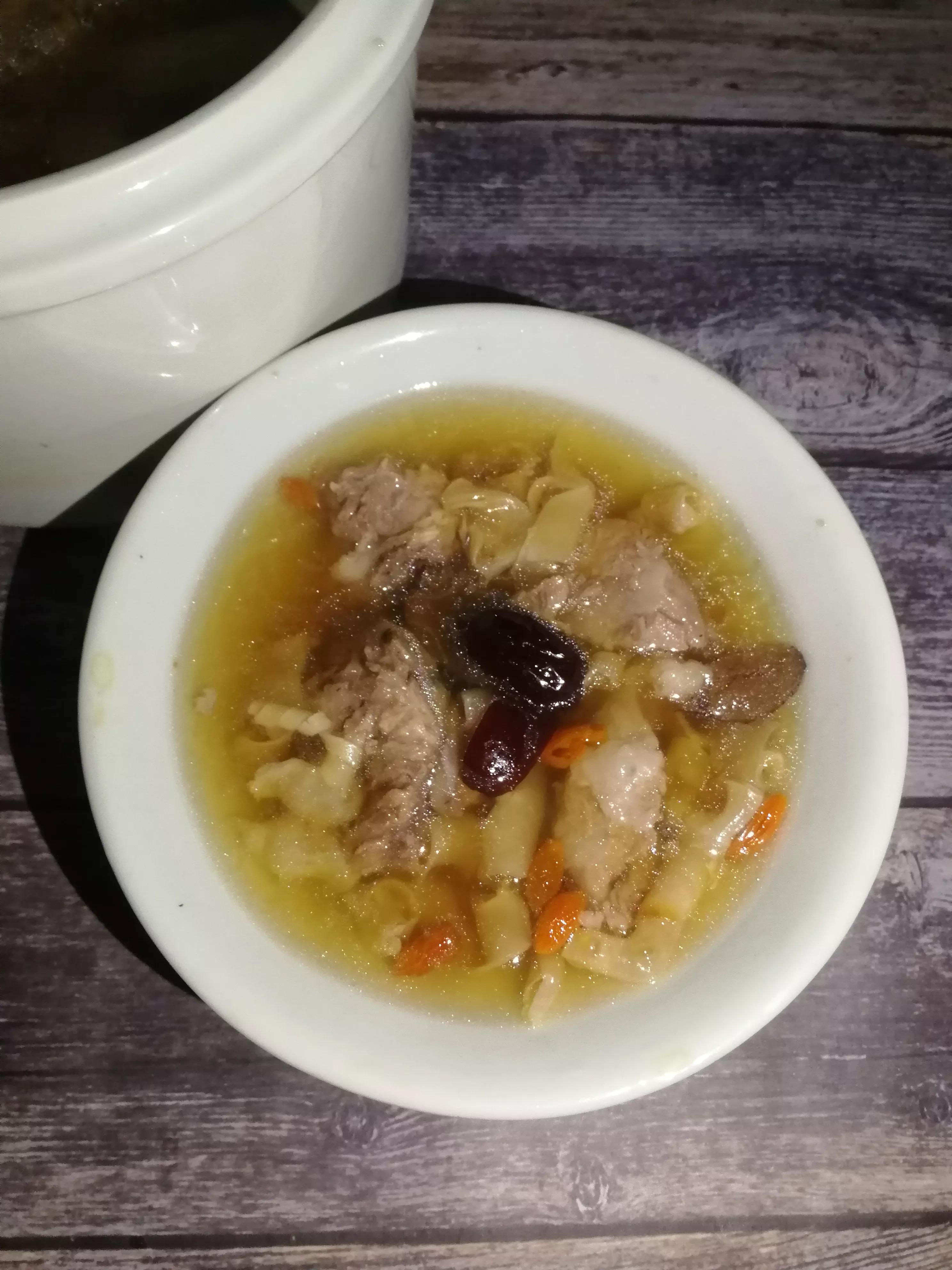 冬天鱼胶炖什么汤补身体,鱼鳔胶和什么煲汤有营养