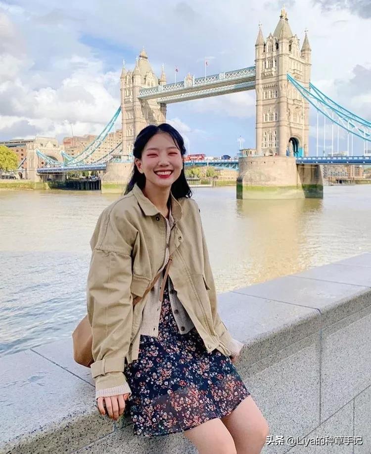 冬季羊羔毛卫衣怎么搭配才好看,冬款羊羔毛卫衣怎么搭配才好看