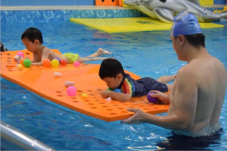 水育早教游泳小知识,水育早教与传统游泳教学的区别