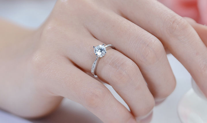 婚戒黄金的好还是铂金的时尚,铂金婚戒的优缺点