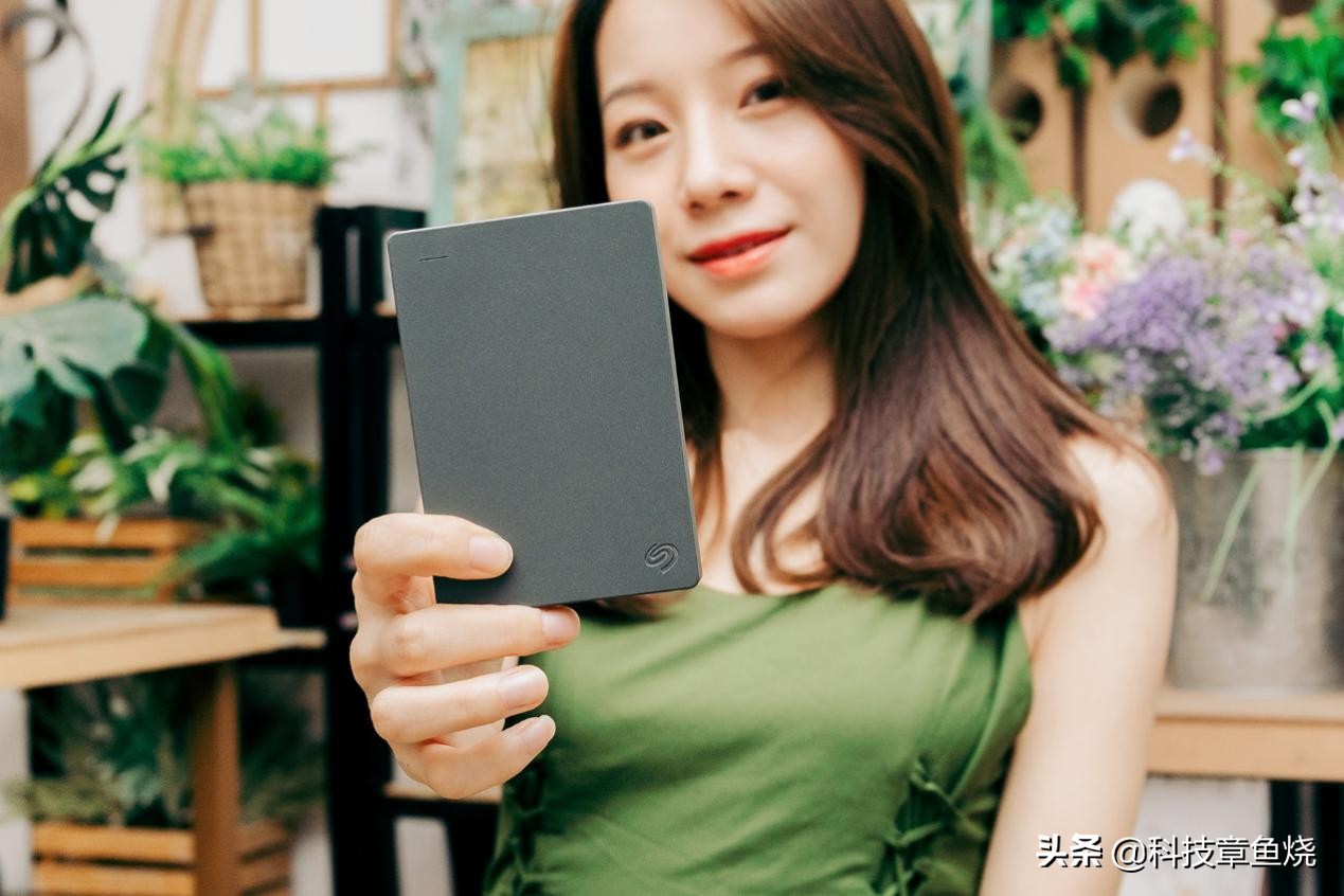 希捷硬盘经典跟新品,希捷超薄500g机械硬盘测评