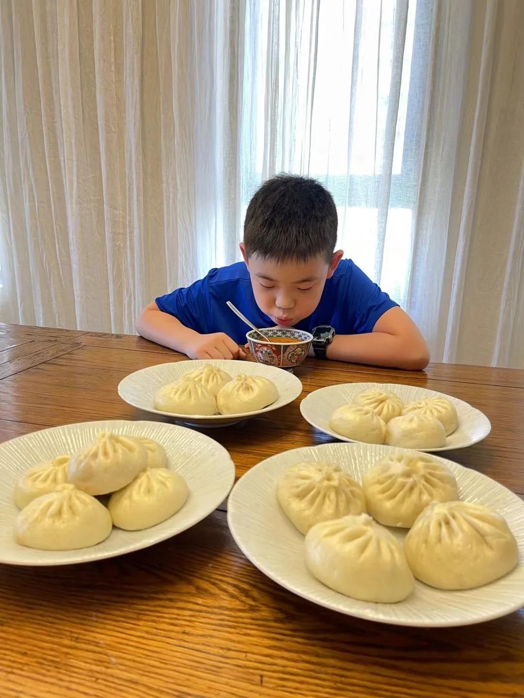 文怡姐家的“同款菜单”来喽！一睹男生宿舍的吃播现场