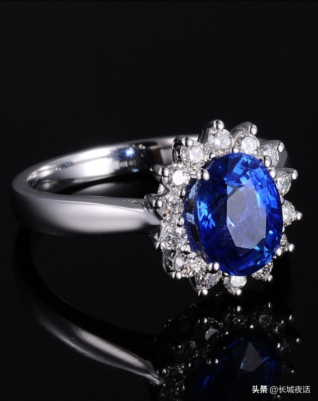 用奢侈品讲金融秒懂 (奢侈品如何树立金融属性)