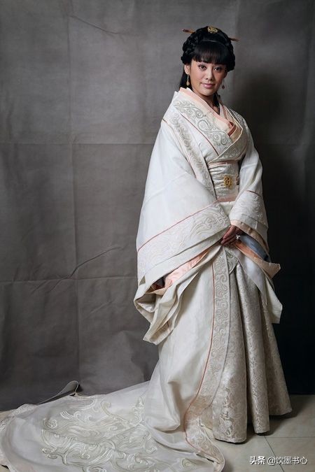 诗中饰·裲裆丨比美国超人早2000多年的“内衣外穿”