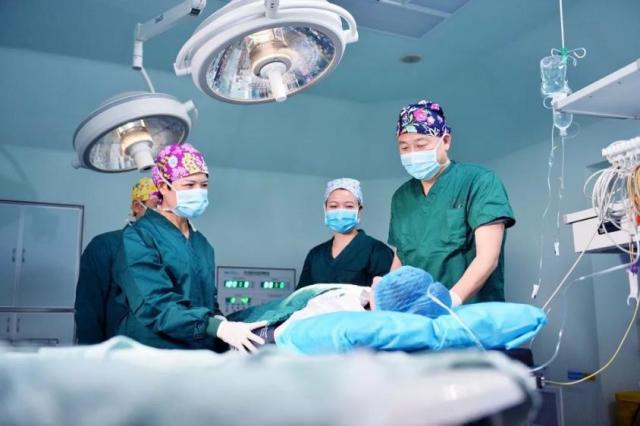 身上的痣发生癌变的症状,莫名其妙的痣可能是癌症信号