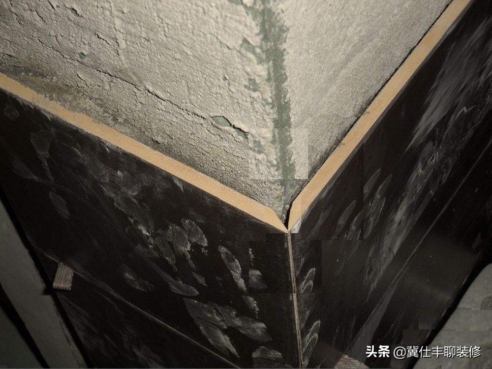 瓷砖阳角线怎样收口才好看,瓷砖阳角底部怎么收口施工视频