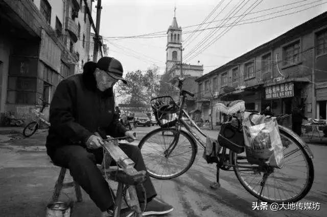 磨剪刀的老手艺人,磨剪子老人