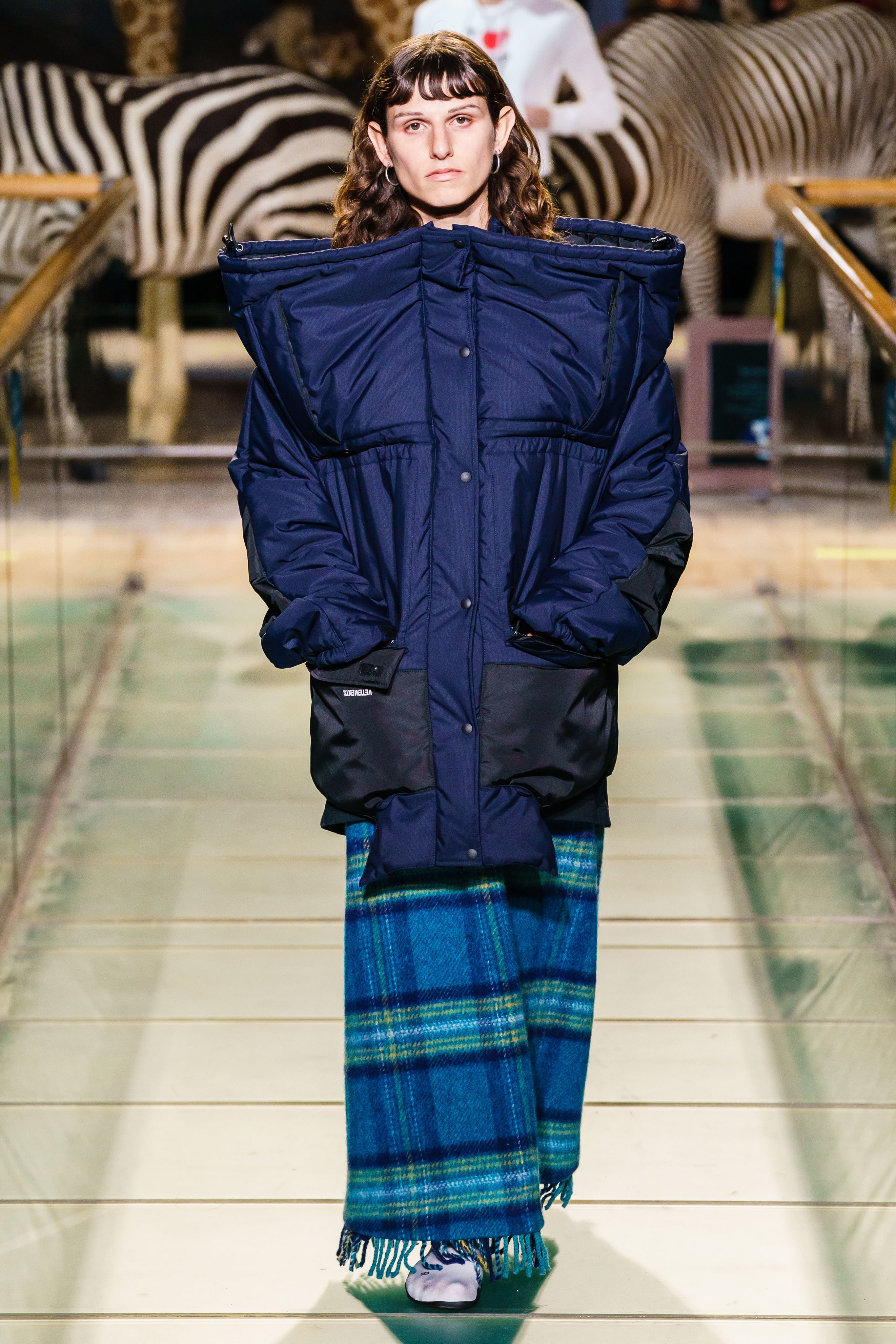 vetements2023秋冬新款,vetements2022秋冬高级成衣发布