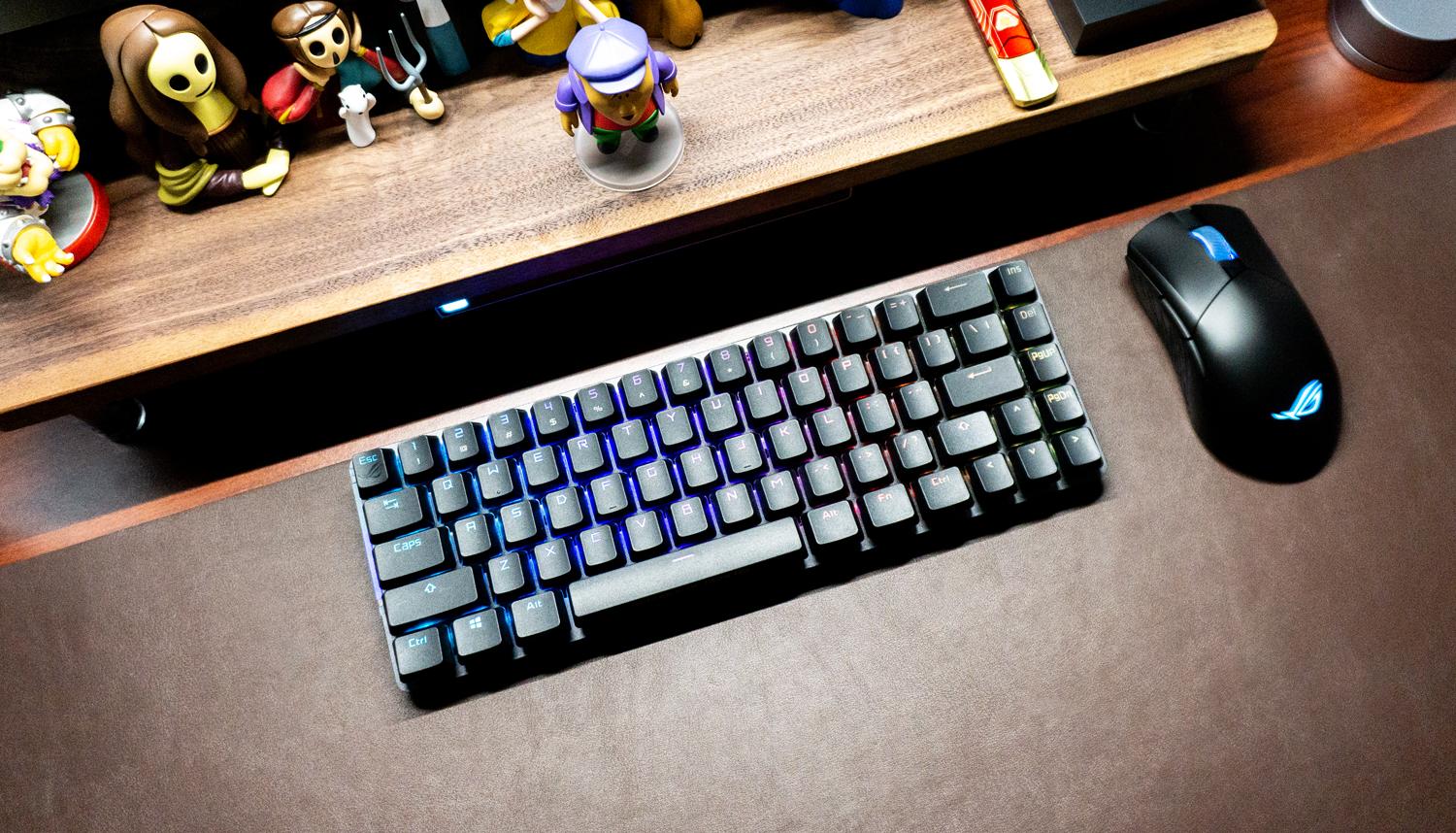 游戏宅理想桌面,电竞头戴式耳机rog棱镜s