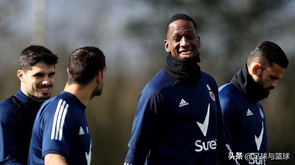 狼队战胜英超,狼队主场3-4不敌曼联