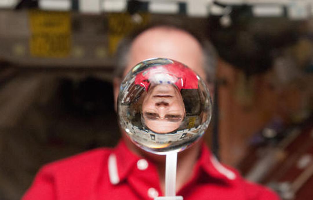 水是从哪往哪流的,楼顶的水需要往哪里流