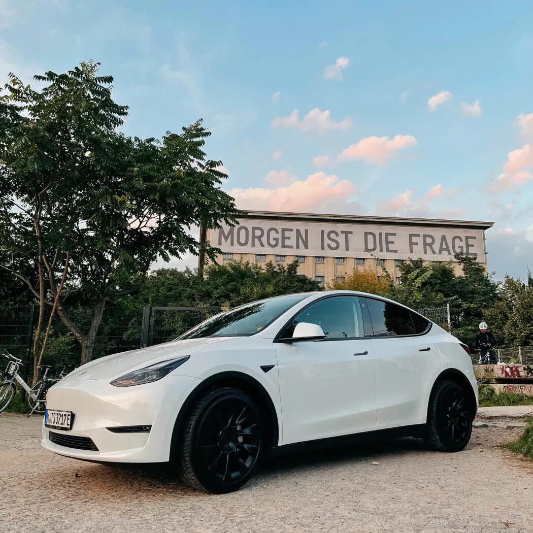 入门款特斯拉modely还值得入手吗,特斯拉modely怎么样值得入手吗