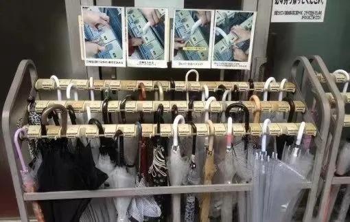 为什么日本人爱用透明伞,为什么日本大多是透明伞黑伞