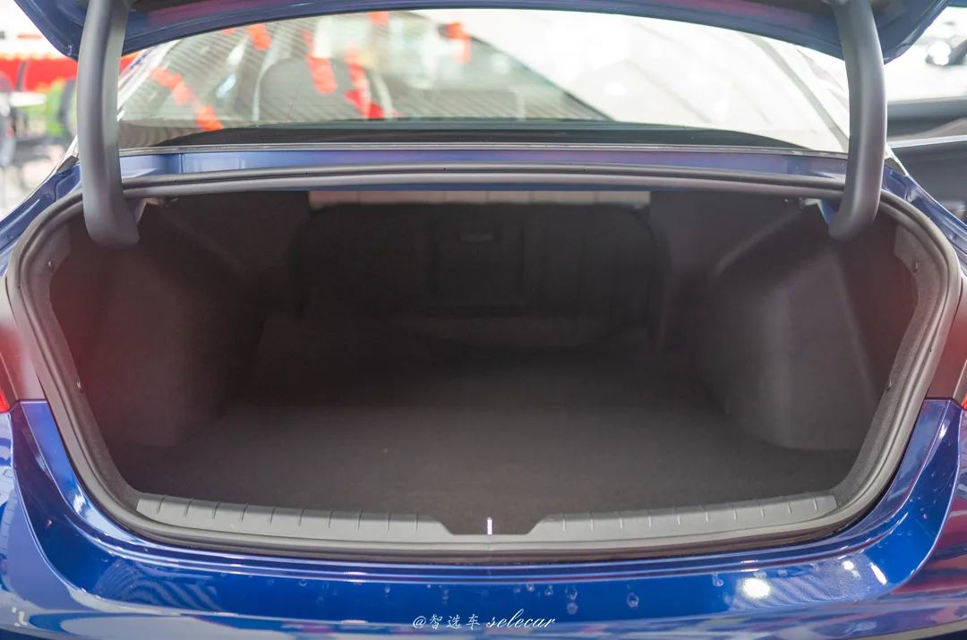 起亚k52014款2.0latluxury,全新起亚k5的盛世美颜你get到了吗