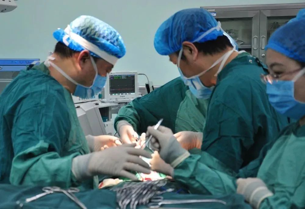 80岁老人肺栓塞抢救,生死一线接力抢救挽回患者生命