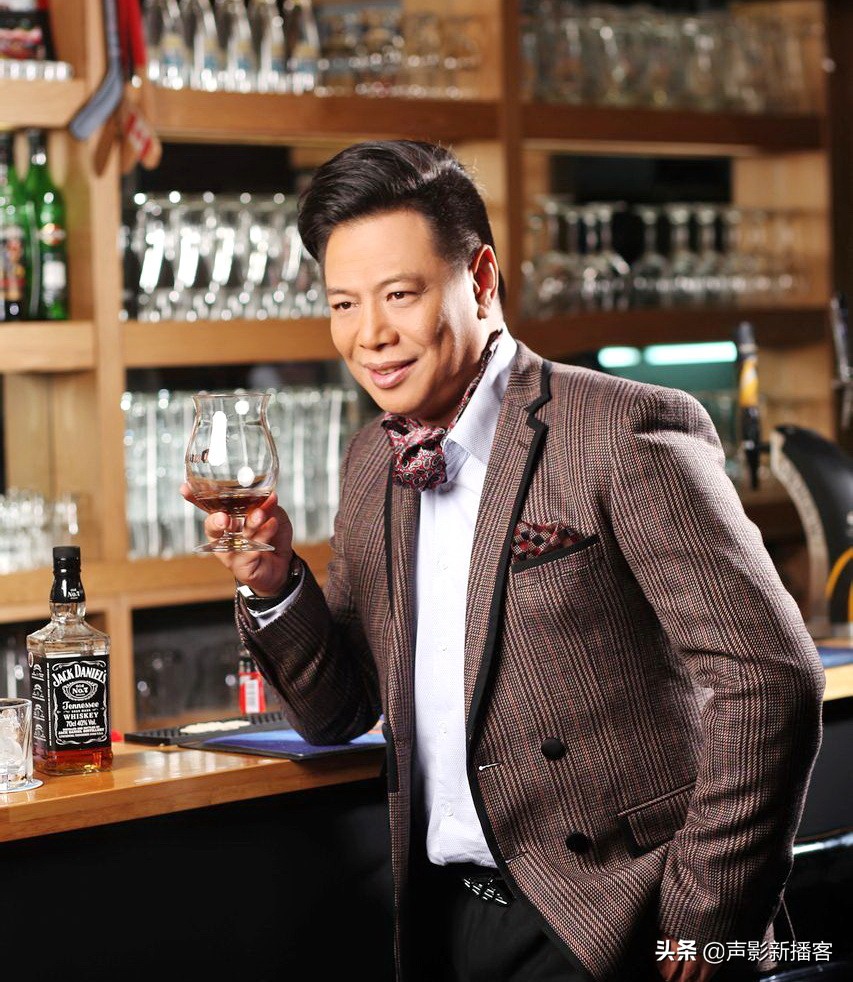 如花的扮演者叫李健仁,李健仁扮如花完整视频