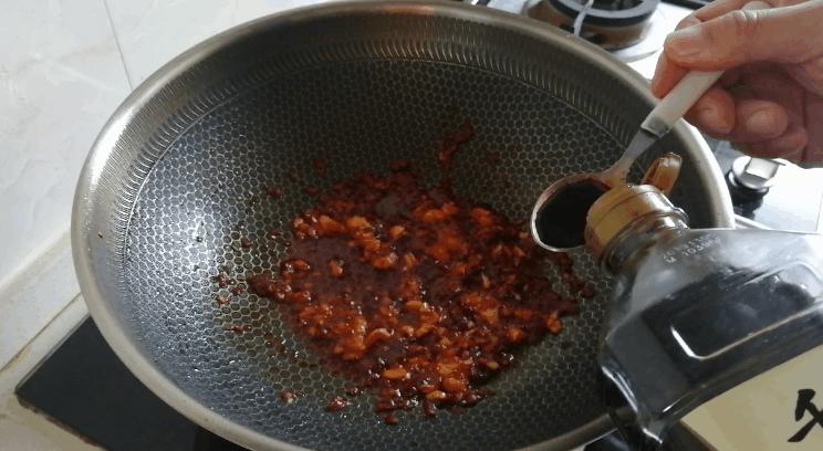 水煮椒麻鸡最正宗的做法,水煮椒怎么炒才好吃