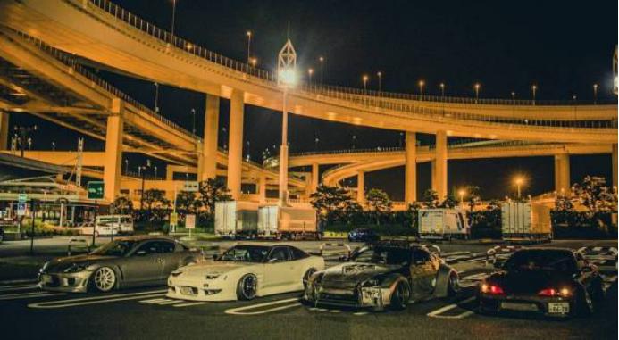 《头文字D》们的不留神,埋下「汽车观」里的“中二魂”