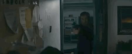 风骚律师秒变JohnWick，这部限制级动作片，不止连环暴头那么简单