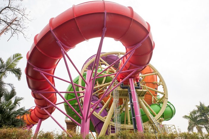 广州长隆水上乐园巨洪峡第一视角,广州长隆适合小朋友玩的水上乐园