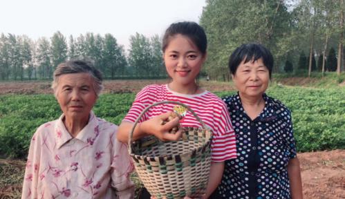 26岁江苏美女,回村创业,年入百万,婚礼直播被打赏10万元