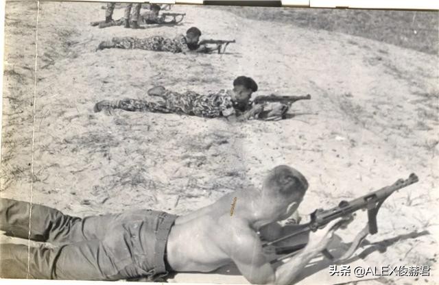 二战九毫米冲锋枪,海豹突击队曼迪使用的冲锋枪