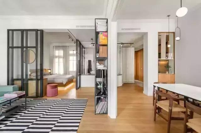 复式公寓玻璃隔断卧室效果图,卧室与卫生间玻璃隔断效果图