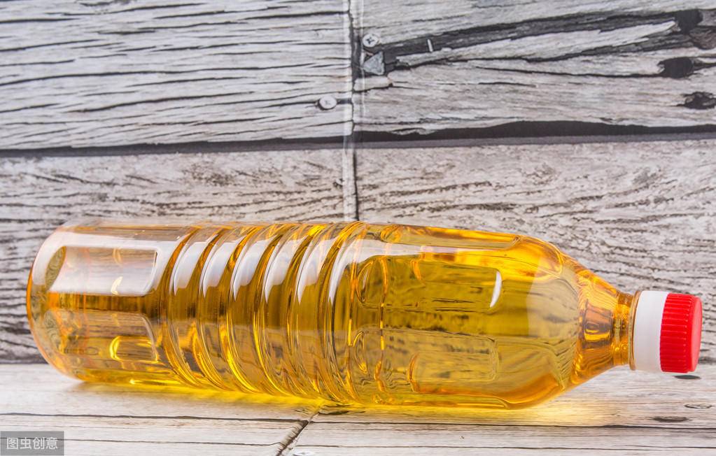 食用油放好几年还能吃吗,食用油放了三年时间还能吃吗