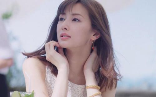 日本去眼角纹的眼霜,日本化妆品眼霜推荐