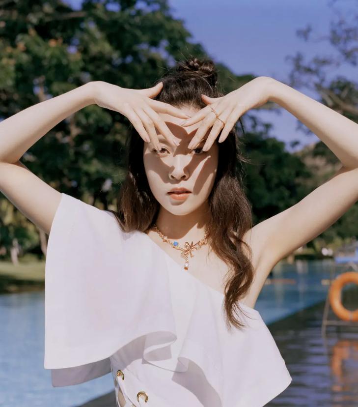 她看男人眼光一般，但对于穿搭的品味可真是绝了